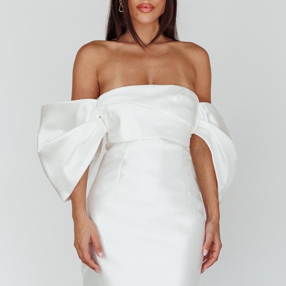 Selfie Leslie White Off-Shoulder Mini Dress - Picture 2 of 5